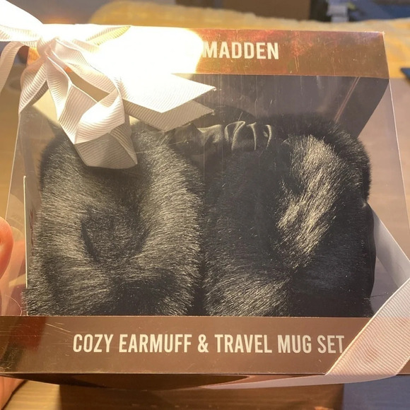 Steve Madden Ear Muff & Travel Mug set - Picture 1 of 3
